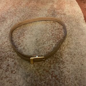 Liz Claiborne Women Narrow Tan Leather Belt W/  Brass Buckle Size Medium 32.5”L